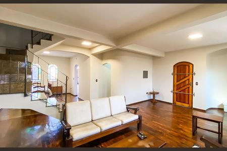 Casa à venda com 3 quartos, 250m² em Engenheiro Goulart, São Paulo