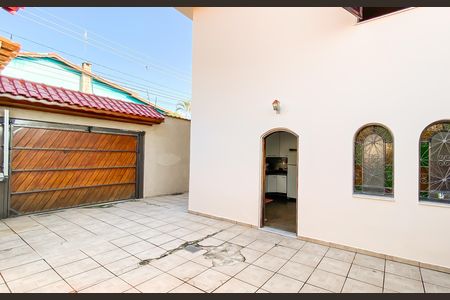 Quintal  de casa à venda com 3 quartos, 250m² em Engenheiro Goulart, São Paulo