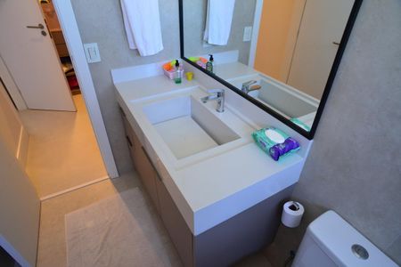 Apartamento à venda com 470m², 6 quartos e 2 vagas Apartamento à venda com 470m², 6 quartos e 2 vagasBanheiro Suíte 2