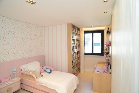 Apartamento à venda com 470m², 6 quartos e 2 vagas Apartamento à venda com 470m², 6 quartos e 2 vagasSuíte