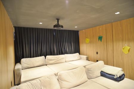 Apartamento à venda com 470m², 6 quartos e 2 vagas Apartamento à venda com 470m², 6 quartos e 2 vagasSala de Cinema