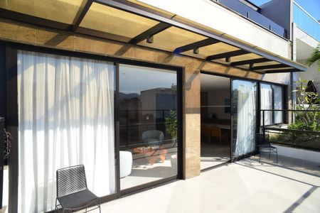 Apartamento à venda com 470m², 6 quartos e 2 vagas Apartamento à venda com 470m², 6 quartos e 2 vagasVaranda