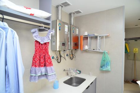 Apartamento à venda com 470m², 6 quartos e 2 vagas Apartamento à venda com 470m², 6 quartos e 2 vagasÁrea de Serviço