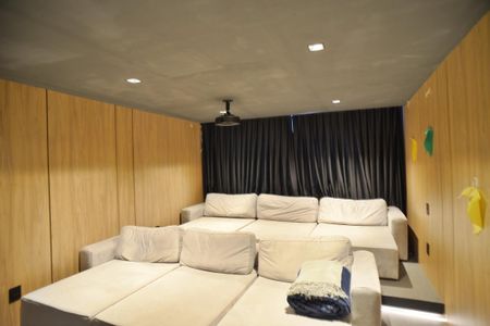 Apartamento à venda com 470m², 6 quartos e 2 vagas Apartamento à venda com 470m², 6 quartos e 2 vagasSala de Cinema