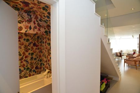 Apartamento à venda com 470m², 6 quartos e 2 vagas Apartamento à venda com 470m², 6 quartos e 2 vagasLavabo