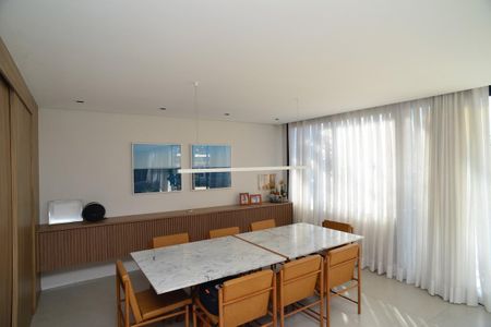 Apartamento à venda com 470m², 6 quartos e 2 vagas Apartamento à venda com 470m², 6 quartos e 2 vagasSala
