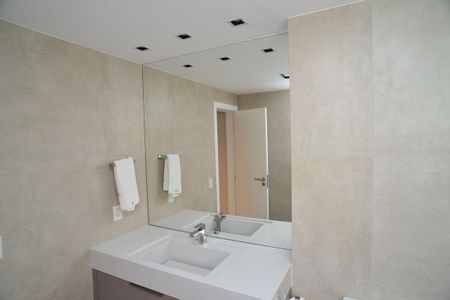 Apartamento à venda com 470m², 6 quartos e 2 vagas Apartamento à venda com 470m², 6 quartos e 2 vagasBanheiro Closet Superior