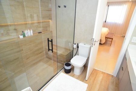 Apartamento à venda com 470m², 6 quartos e 2 vagas Apartamento à venda com 470m², 6 quartos e 2 vagasBanheiro Suíte Principal