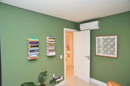 Apartamento à venda com 470m², 6 quartos e 2 vagas Apartamento à venda com 470m², 6 quartos e 2 vagasEscritório
