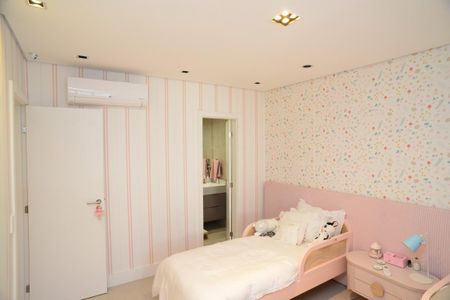 Apartamento à venda com 470m², 6 quartos e 2 vagas Apartamento à venda com 470m², 6 quartos e 2 vagasSuíte