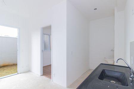 Cozinha de apartamento à venda com 2 quartos, 48m² em Parque Pan Americano, São Paulo