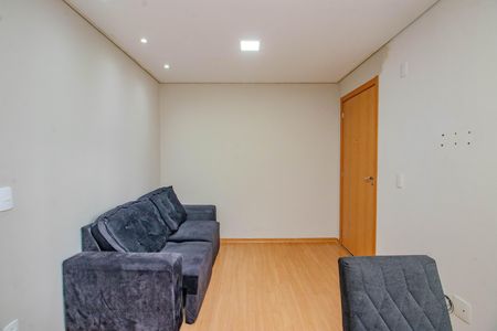 Sala de apartamento para alugar com 2 quartos, 48m² em Mário Quintana, Porto Alegre