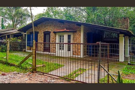 Casa para alugar com 70m², 2 quartos e 2 vagasFachada