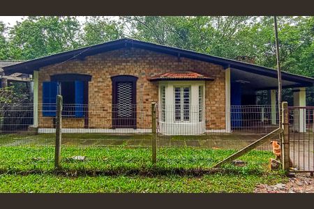 Casa para alugar com 70m², 2 quartos e 2 vagasFachada