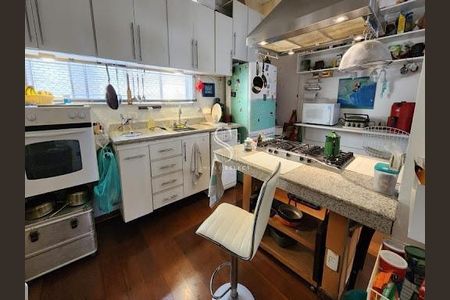 Apartamento para alugar com 3 quartos, 158m² em Cerqueira César, São Paulo