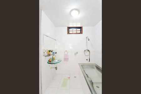 Casa à venda com 230m², 4 quartos e 2 vagasBanheiro da Suíte