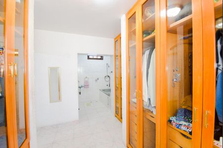 Casa à venda com 230m², 4 quartos e 2 vagasCloset da suíte