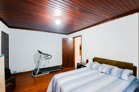 Casa à venda com 230m², 4 quartos e 2 vagasQuarto 2 - Suíte