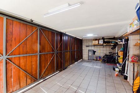 Garagem de casa à venda com 4 quartos, 230m² em Vila Ristori, Guarulhos