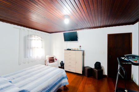 Casa à venda com 230m², 4 quartos e 2 vagasQuarto 2 - Suíte