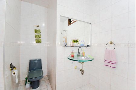 Casa à venda com 230m², 4 quartos e 2 vagasBanheiro da Suíte