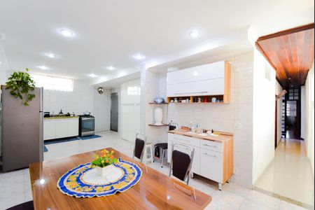 Casa à venda com 230m², 4 quartos e 2 vagasCozinha