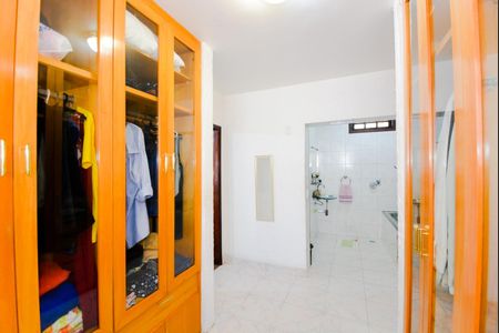 Casa à venda com 230m², 4 quartos e 2 vagasCloset da suíte