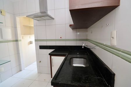 Cozinha de apartamento para alugar com 3 quartos, 82m² em Itaigara, Salvador