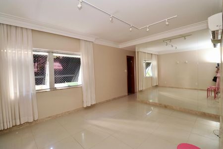 Apartamento para alugar com 3 quartos, 82m² em Itaigara, Salvador
