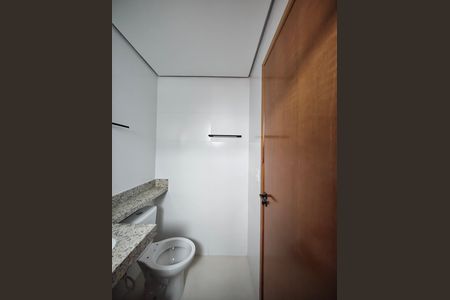 Banheiro de apartamento para alugar com 1 quarto, 33m² em Vila Germinal, São Paulo
