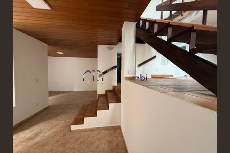 Casa para alugar com 275m², 4 quartos e 4 vagas