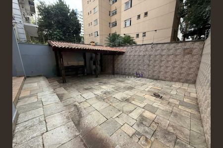 Casa para alugar com 275m², 4 quartos e 4 vagas