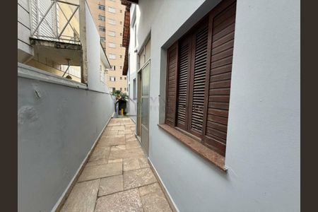 Casa para alugar com 275m², 4 quartos e 4 vagas