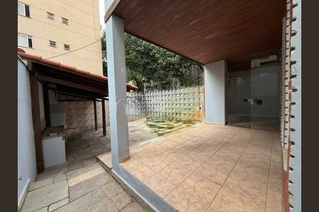 Casa para alugar com 4 quartos, 275m² em Jardim Ampliacao, São Paulo