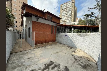 Casa para alugar com 275m², 4 quartos e 4 vagas