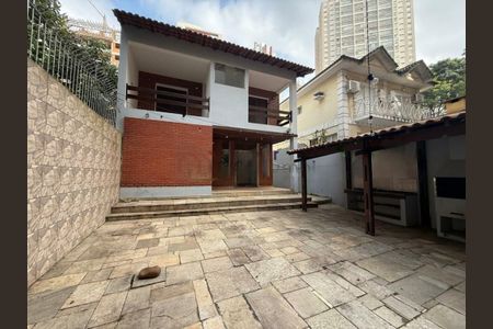 Casa para alugar com 4 quartos, 275m² em Jardim Ampliacao, São Paulo