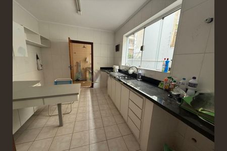 Casa para alugar com 4 quartos, 275m² em Jardim Ampliacao, São Paulo