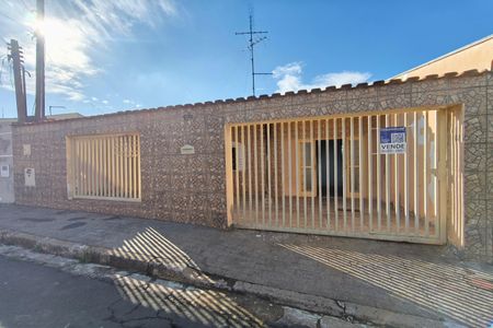 Fachada de casa à venda com 3 quartos, 108m² em Vila Castelo Branco, Campinas
