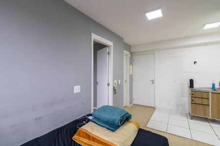 Sala de apartamento para alugar com 2 quartos, 36m² em Vila das Bandeiras, Guarulhos