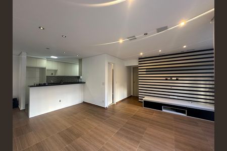 Sala de apartamento à venda com 2 quartos, 68m² em Jardim Tupanci, Barueri