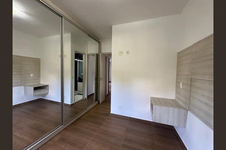 Suíte de apartamento à venda com 2 quartos, 68m² em Jardim Tupanci, Barueri