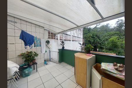 Casa à venda com 300m², 2 quartos e 4 vagasQuintal