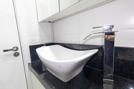 Apartamento à venda com 35m², 2 quartos e sem vaga Apartamento à venda com 35m², 2 quartos e sem vagaBanheiro