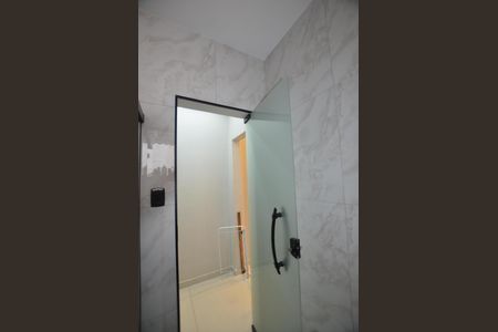 Casa para alugar com 70m², 2 quartos e 2 vagasBanheiro de Serviço