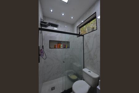 Banheiro de casa à venda com 2 quartos, 70m² em Vila Valqueire, Rio de Janeiro