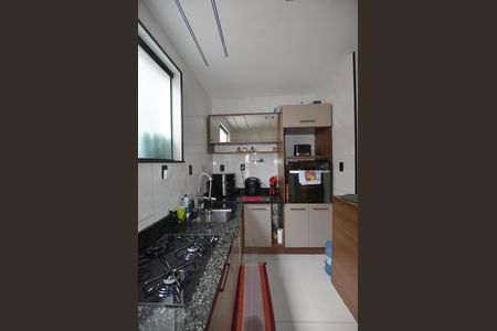 Casa para alugar com 70m², 2 quartos e 2 vagasCozinha