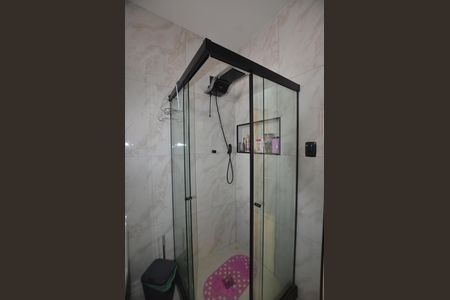 Casa para alugar com 70m², 2 quartos e 2 vagasBanheiro de Serviço