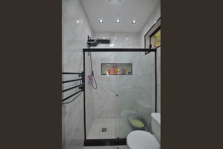 Casa para alugar com 70m², 2 quartos e 2 vagasBanheiro Social