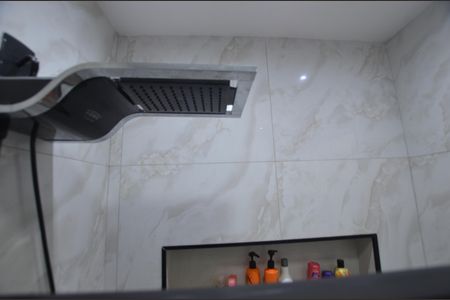 Casa para alugar com 70m², 2 quartos e 2 vagasBanheiro Social
