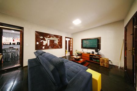Casa à venda com 270m², 3 quartos e 3 vagas Casa à venda com 270m², 3 quartos e 3 vagasSala